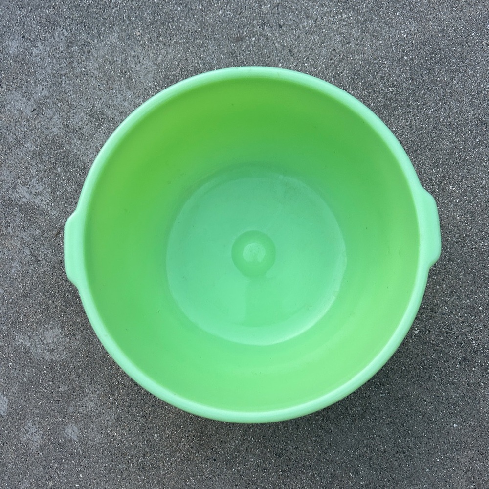 🥣 Jadite Mixing Bowl (o) see measurements in photo